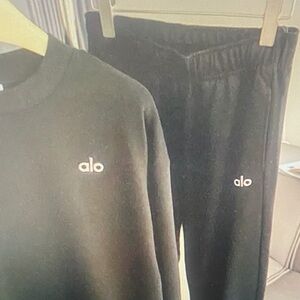 ALO Yoga Black Sweatshirt and Joggers Set